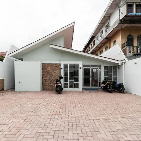 Reddoorz Plus Near Rs Usu Medan 2 Kültér fotó