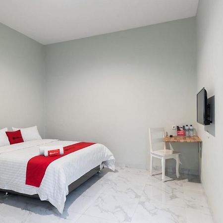 Reddoorz Plus Near Rs Usu Medan 2 Kültér fotó
