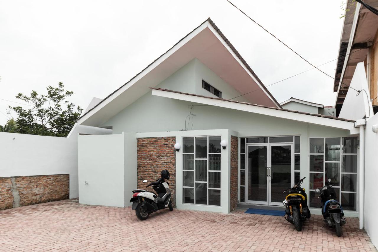 Reddoorz Plus Near Rs Usu Medan 2 Kültér fotó