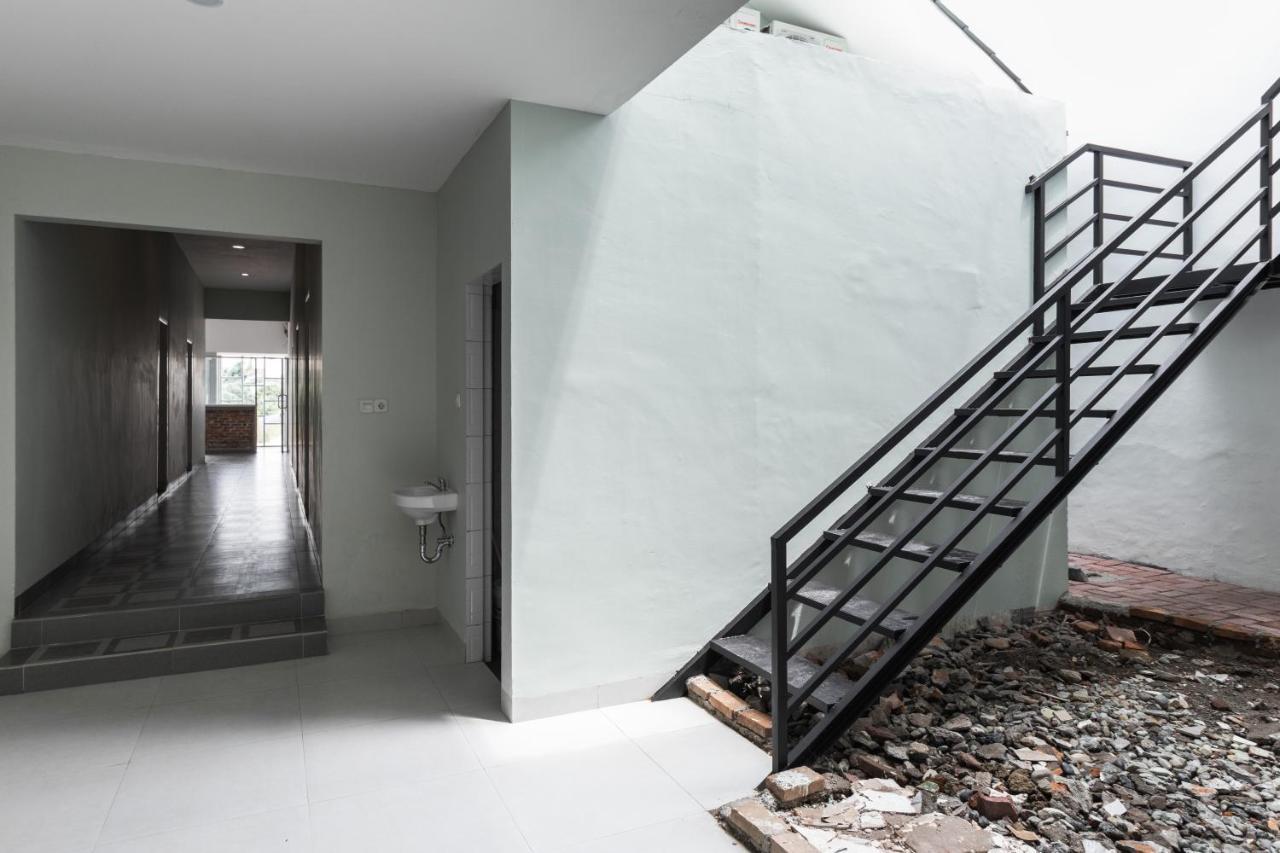Reddoorz Plus Near Rs Usu Medan 2 Kültér fotó
