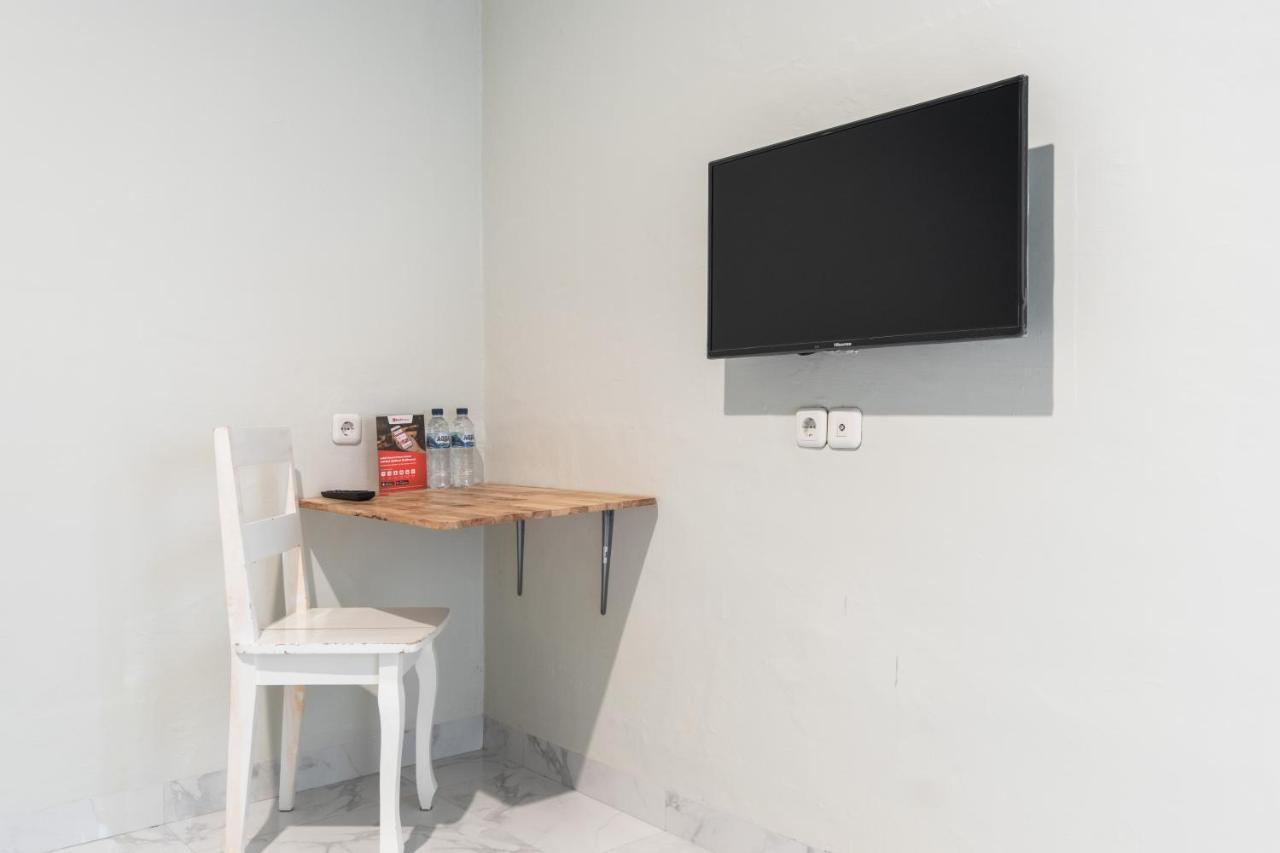 Reddoorz Plus Near Rs Usu Medan 2 Kültér fotó
